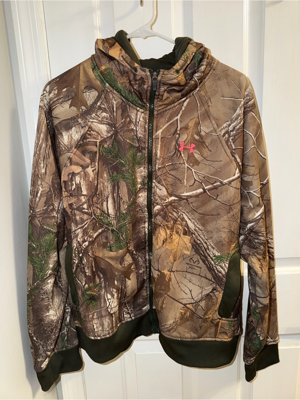 Under Armour Women's RealTree Camouflage Full Zip Hooded Jacket size 2XL